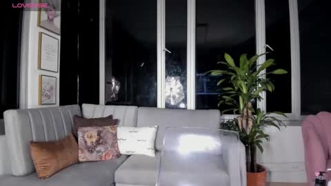 Snapshot of megann__sweet chatting on 02-09-25, 10:42 Mara online show from 02-09-25, 10:42