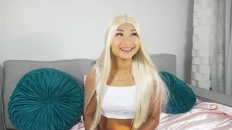 Snapshot of megann__sweet chatting on 09-25-25, 10:30 Mara online show from 09-25-25, 10:30