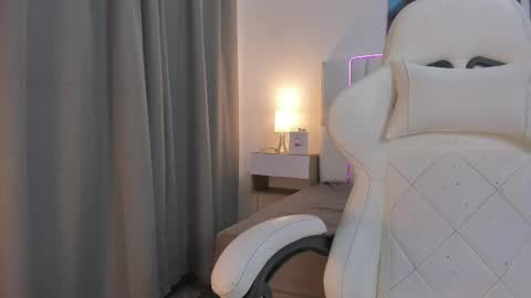 Megan Queen online show from 05-13-26, 12:24