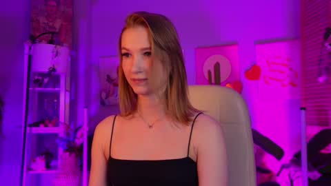 Snapshot of meganrodgers chatting on 03-10-26, 05:29 megan online show from 03-10-26, 05:29