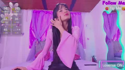 Snapshot of meganrouss7 chatting on 10-05-25, 11:41 Megan online show from 10-05-25, 11:41