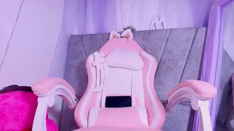 Snapshot of meganrouss7 chatting on 03-27-26, 01:44 Megan online show from 03-27-26, 01:44