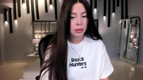Snapshot of meganscottx chatting on 05-11-26, 11:16 Megan online show from 05-11-26, 11:16
