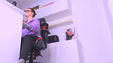 Megan online show from 12-17-24, 06:20