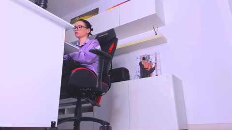 Megan online show from 02-09-25, 08:13