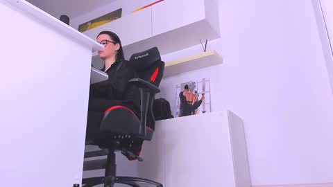 Megan online show from 02-12-25, 10:37