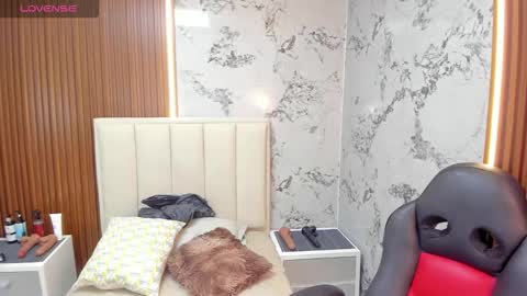 M E G A N  online show from 03-16-26, 03:01