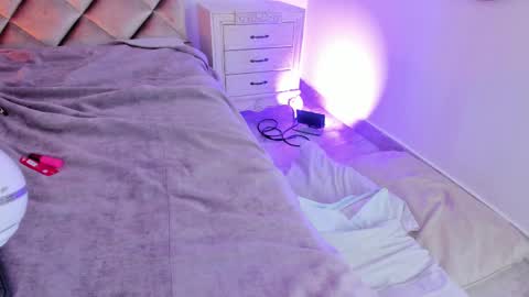 M E G A R A online show from 02-11-25, 07:23