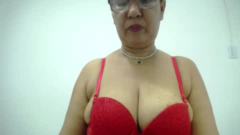 Snapshot of megatitsxxx chatting on 12-21-24, 11:33 milfpleasure online show from 12-21-24, 11:33