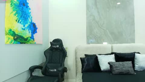 Snapshot of meggan_luxx chatting on 07-03-26, 11:05 MEGGAN LUXX online show from 07-03-26, 11:05