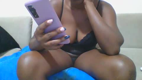 pretty online show from 03-11-25, 07:37