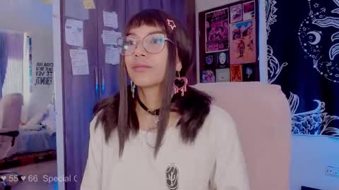 Snapshot of mel_dahlia chatting on 10-09-25, 01:42 Melissa - - Please help me to reach 100 thumbs up online show from 10-09-25, 01:42