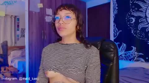 Snapshot of mel_dahlia chatting on 04-17-26, 01:19 Melissa - - Please help me to reach 100 thumbs up online show from 04-17-26, 01:19