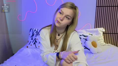 Mel online show from 02-06-25, 03:27