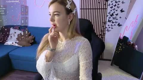 Mel online show from 11-03-25, 02:57