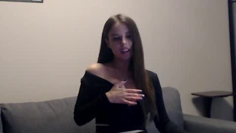 Snapshot of meladams chatting on 10-28-25, 09:06 meladams online show from 10-28-25, 09:06