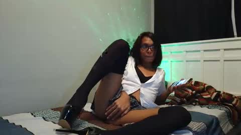 melahnie051002 online show from 04-28-26, 03:06