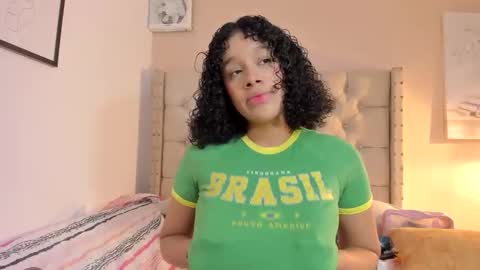 Snapshot of melania_xtreme chatting on 10-24-25, 01:57 melania_xtreme online show from 10-24-25, 01:57