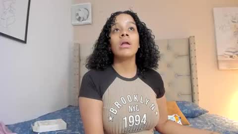 Snapshot of melania_xtreme chatting on 11-02-25, 02:03 melania_xtreme online show from 11-02-25, 02:03