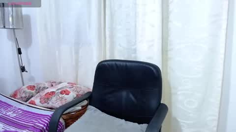 Snapshot of melaniacosta chatting on 12-22-24, 11:41 melani online show from 12-22-24, 11:41