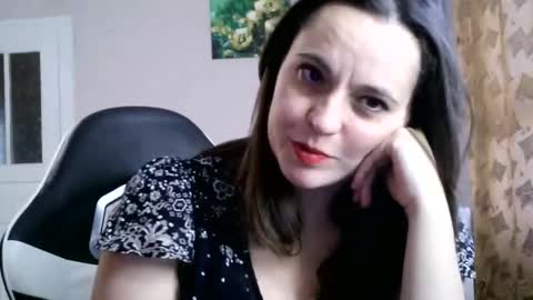 Snapshot of melaniahhoty chatting on 10-26-25, 01:39 Melaniahhoty online show from 10-26-25, 01:39