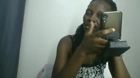 milly online show from 09-30-25, 06:57