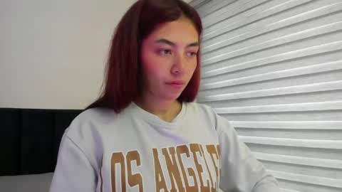 Melanie roux  online show from 06-08-26, 12:27