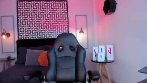 Melanie online show from 11-27-25, 10:34