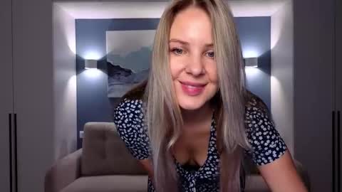 Melanie Bennett online show from 11-17-25, 06:08