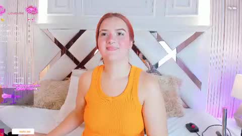 Snapshot of melanieklaus2 chatting on 06-09-26, 02:06 MELANIE online show from 06-09-26, 02:06