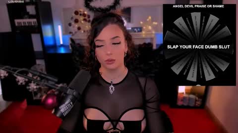 Snapshot of melanielipps chatting on 12-22-25, 06:27 Melanie online show from 12-22-25, 06:27