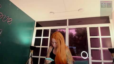 Melanie Roux online show from 11-06-25, 11:44