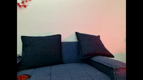 melaniie_roussel online show from 03-25-26, 12:49