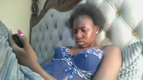 Snapshot of melaninblue chatting on 02-04-26, 06:36 melaninblue online show from 02-04-26, 06:36