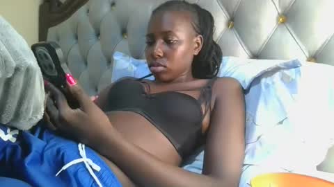 Snapshot of melaninblue chatting on 04-13-26, 04:01 melaninblue online show from 04-13-26, 04:01