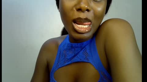 Snapshot of melanine_floral chatting on 02-08-25, 04:57 Praiz online show from 02-08-25, 04:57