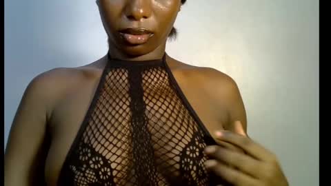 Snapshot of melanine_floral chatting on 02-09-25, 05:54 Praiz online show from 02-09-25, 05:54