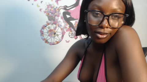 Snapshot of melanine_floral chatting on 03-06-25, 05:43 Praiz online show from 03-06-25, 05:43
