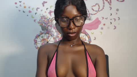 Snapshot of melanine_floral chatting on 03-08-25, 08:35 Praiz online show from 03-08-25, 08:35