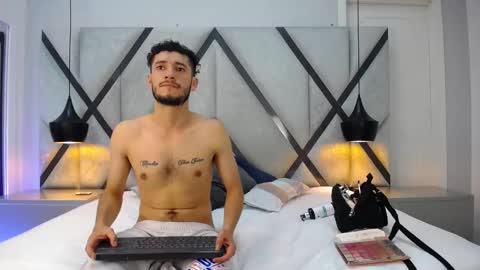 Snapshot of melanyandethan chatting on 10-22-25, 10:53 melanyandethan online show from 10-22-25, 10:53