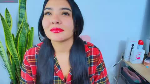    Independent model online show from 05-26-26, 03:24