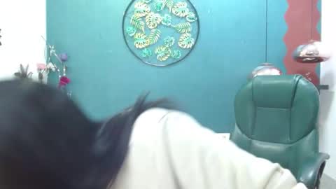 Snapshot of melika_sweet chatting on 12-24-24, 09:55 eli online show from 12-24-24, 09:55