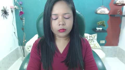 Snapshot of melika_sweet chatting on 12-28-24, 05:35 eli online show from 12-28-24, 05:35