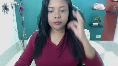 Snapshot of melika_sweet chatting on 12-30-24, 01:58 eli online show from 12-30-24, 01:58