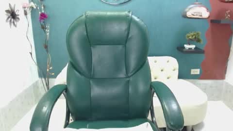 Snapshot of melika_sweet chatting on 12-31-24, 08:45 eli online show from 12-31-24, 08:45