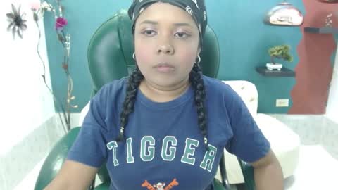 Snapshot of melika_sweet chatting on 01-02-25, 05:18 eli online show from 01-02-25, 05:18