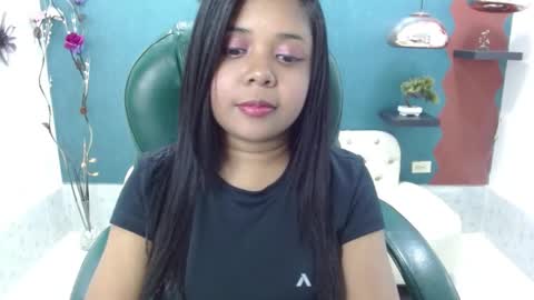 Snapshot of melika_sweet chatting on 01-20-25, 05:37 eli online show from 01-20-25, 05:37