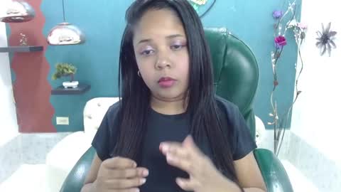 Snapshot of melika_sweet chatting on 01-27-25, 12:48 eli online show from 01-27-25, 12:48