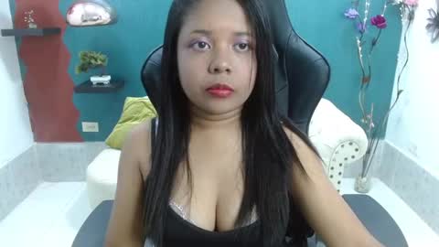 Snapshot of melika_sweet chatting on 02-26-25, 05:50 eli online show from 02-26-25, 05:50