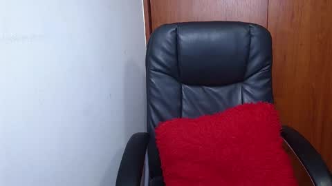 Snapshot of melika_sweet chatting on 09-23-25, 04:54 eli online show from 09-23-25, 04:54